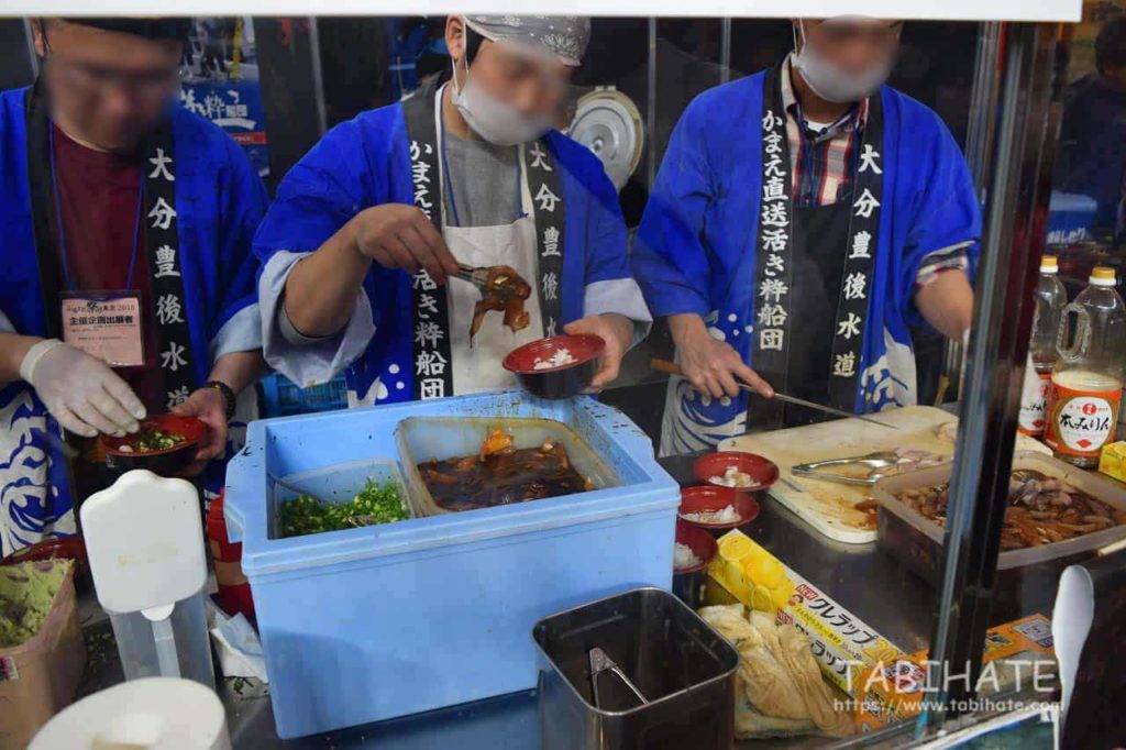 ふるさと祭り東京の全国ご当地どんぶり選手権に出場している熱めし丼2