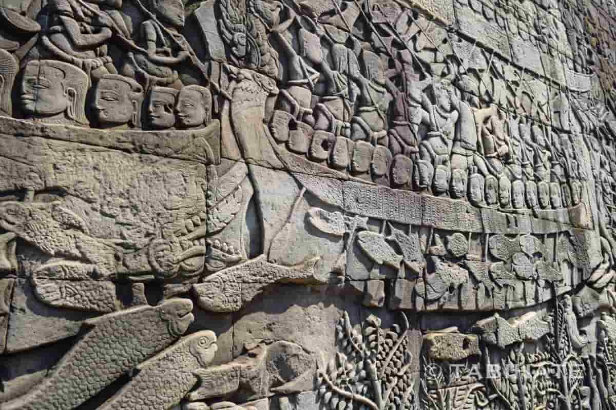 バイヨン寺院にあるクメール軍とチャンパ軍の水上戦を描いたレリーフ